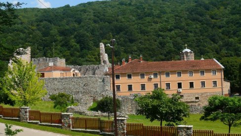 RASPORED BOGOSLUŽENJA U MANASTIRU RAVANICI