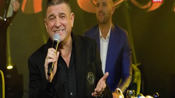 ПТИЦО МОЈА, БИЈЕЛИ ЛАБУДЕ: Баја Мали Книнџа први пут о песми која је залудела цео Балкан ПТИЦО МОЈА, БИЈЕЛИ ЛАБУДЕ: Баја Мали Книнџа први пут о песми која је залудела цео Балкан