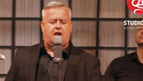 PARA SRCE: Nemanja Nikolić obradovao publiku, a sa njim je i poznati glumac PARA SRCE: Nemanja Nikolić obradovao publiku, a sa njim je i poznati glumac