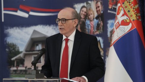 SELO JE SADA DOM JOŠ 10.000 MLADIH LJUDI: Akcija resornog ministarstva u oživljavanju ruralnih sredina SELO JE SADA DOM JOŠ 10.000 MLADIH LJUDI: Akcija resornog ministarstva u oživljavanju ruralnih sredina