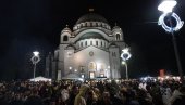 ПРАВОСЛАВНИ ВЕРНИЦИ СЛАВЕ БОЖИЋ: Почела поноћна литургија у Храму Светог Саве