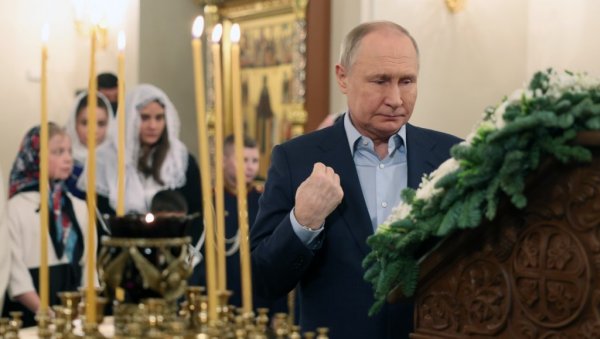 ПУТИН ЧЕСТИТАО БОЖИЋ: Ово је пожелео свима који славе најрадосниј хришћански празник (ФОТО) ПУТИН ЧЕСТИТАО БОЖИЋ: Ово је пожелео свима који славе најрадосниј хришћански празник (ФОТО)