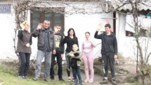 КОСОВО, ДУШО СРПСКА! Ракићевићи 33 године остају и опстају селу Вуча код Лепосавића: Имати четворо деце право је богатство (ВИДЕО) КОСОВО, ДУШО СРПСКА! Ракићевићи 33 године остају и опстају селу Вуча код Лепосавића: Имати четворо деце право је богатство (ВИДЕО)
