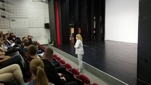 LJUBAV TRPI NASILJE: Istraživanje pokazalo, dve trećine mladih zlostavljano u emotivnim vezama LJUBAV TRPI NASILJE: Istraživanje pokazalo, dve trećine mladih zlostavljano u emotivnim vezama