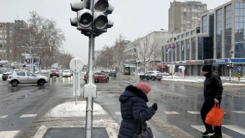 HLADNI FRONT DONOSI SNEG U SRBIJU: Najpre večeras stižu pljuskovi - Najviše u ove delove Srbije HLADNI FRONT DONOSI SNEG U SRBIJU: Najpre večeras stižu pljuskovi - Najviše u ove delove Srbije