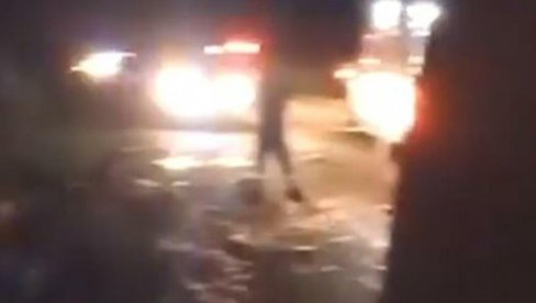 (UZNEMIRUJUĆI VIDEO) Stravičan sudar autobusa i kamiona, poginulo 25 putnika, među nastradalima i trudnica (UZNEMIRUJUĆI VIDEO) Stravičan sudar autobusa i kamiona, poginulo 25 putnika, među nastradalima i trudnica