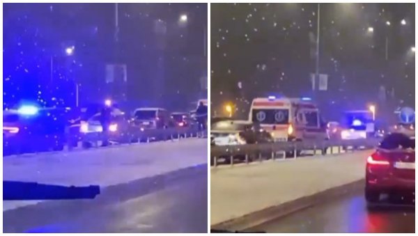 ИМА ПОВРЕЂЕНИХ У ЛАНЧАНОМ СУДАРУ КОД АРЕНЕ? Саобраћајна несрећа на Новом Београду, стварају се застоји (ВИДЕО) ИМА ПОВРЕЂЕНИХ У ЛАНЧАНОМ СУДАРУ КОД АРЕНЕ? Саобраћајна несрећа на Новом Београду, стварају се застоји (ВИДЕО)