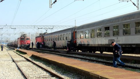 TRAŽE KO ĆE GRADITI BRZU PRUGU BEOGRAD - NIŠ: Prvi čovek Infrastrukture železnice Srbije najavio tender za izvođače radova na dvokolosečno TRAŽE KO ĆE GRADITI BRZU PRUGU BEOGRAD - NIŠ: Prvi čovek Infrastrukture železnice Srbije najavio tender za izvođače radova na dvokolosečno