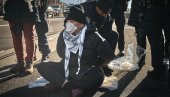 ХАОС У ЊУЈОРКУ: Демонстранти блокирају мостове и тунел, имају само један захтев ХАОС У ЊУЈОРКУ: Демонстранти блокирају мостове и тунел, имају само један захтев
