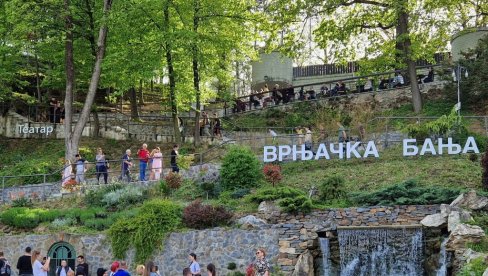 OD GONDOLE DO „LEROVOG TUNELA“: Vrnjčani u 2024. planiraju značajna ulaganja u kapitalne projekte (FOTO) OD GONDOLE DO „LEROVOG TUNELA“: Vrnjčani u 2024. planiraju značajna ulaganja u kapitalne projekte (FOTO)