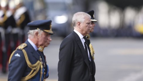 SKANDAL U KRALJEVSKOJ PORODICI, KRALJ ČARLS NEĆE DA GA VIDI: Ovo je razlog zašto princ Endru neće biti uz kraljevsku porodicu za Božić SKANDAL U KRALJEVSKOJ PORODICI, KRALJ ČARLS NEĆE DA GA VIDI: Ovo je razlog zašto princ Endru neće biti uz kraljevsku porodicu za Božić