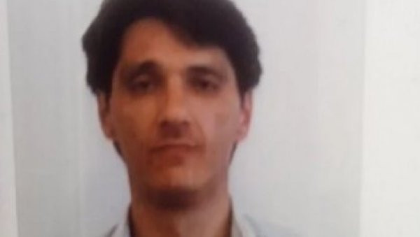 МИЛАН ТАНЕСКИ НЕСТАО У ТИТЕЛУ ПРЕ 10 ДАНА: Последњи пут виђен код хотела Тиса, од тада му се губи сваки траг (ФОТО) МИЛАН ТАНЕСКИ НЕСТАО У ТИТЕЛУ ПРЕ 10 ДАНА: Последњи пут виђен код хотела Тиса, од тада му се губи сваки траг (ФОТО)
