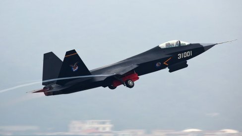 KINESKI PROTIV AMERIČKOG “NEVIDLJIVOG”: Da li je kineski Šenjang FC-31 dostojan odgovor na F-35 Lajting 2 američkog ratnog vazduhoplovstva? KINESKI PROTIV AMERIČKOG “NEVIDLJIVOG”: Da li je kineski Šenjang FC-31 dostojan odgovor na F-35 Lajting 2 američkog ratnog vazduhoplovstva?