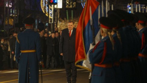 SRPSKU NE PLAŠE AMERIČKI AVIONI: Nizom manifestacija proslavljen Dan RS, rukovodstvo i narod svesni da je ova godina ključna za opstanak SRPSKU NE PLAŠE AMERIČKI AVIONI: Nizom manifestacija proslavljen Dan RS, rukovodstvo i narod svesni da je ova godina ključna za opstanak