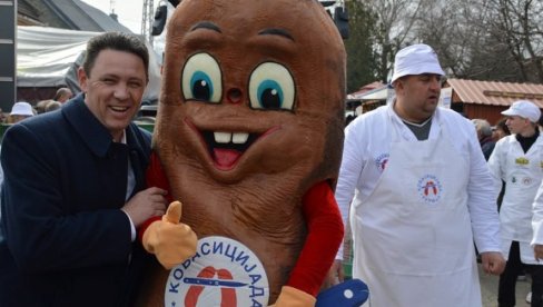 JUBILEJ GASTRONOMSKE FEŠTE U TURIJI: Kobasicijada puni 40 godina JUBILEJ GASTRONOMSKE FEŠTE U TURIJI: Kobasicijada puni 40 godina