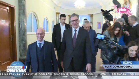 VUČIĆ POSETIO RUSKI DOM: Predsednik sa Bocan-Harčenkom pogledao istorijski film o Rusiji i Srbiji (FOTO)