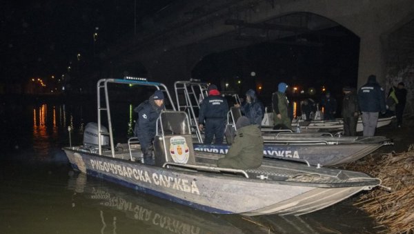 КРИВОЛОВЦИ НЕ МИРУЈУ: Током празника пронађено чак 11 километара нелегалне мреже за пецање КРИВОЛОВЦИ НЕ МИРУЈУ: Током празника пронађено чак 11 километара нелегалне мреже за пецање
