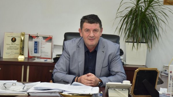 ОВЕ ГОДИНЕ ЈОШ 50 КМ АСФАЛТА: Општина Пећинци лане имала велика улагања у путну и комуналну инфраструктуру ОВЕ ГОДИНЕ ЈОШ 50 КМ АСФАЛТА: Општина Пећинци лане имала велика улагања у путну и комуналну инфраструктуру