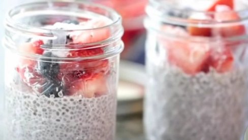 POGLEDAJTE ZAŠTO SE TOLIKO DELI NA MREŽAMA: Čia puding po receptu Kim Kardašijan POGLEDAJTE ZAŠTO SE TOLIKO DELI NA MREŽAMA: Čia puding po receptu Kim Kardašijan