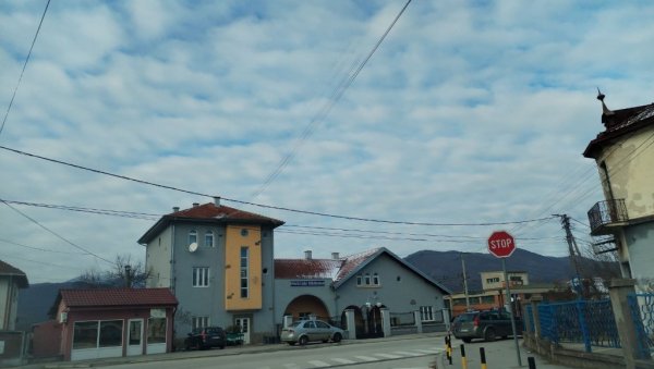 ПРЕТРЕС КУЋЕ У ВРАЊСКОЈ БАЊИ: Пронађена дрога, наложено вештачење материјала ПРЕТРЕС КУЋЕ У ВРАЊСКОЈ БАЊИ: Пронађена дрога, наложено вештачење материјала