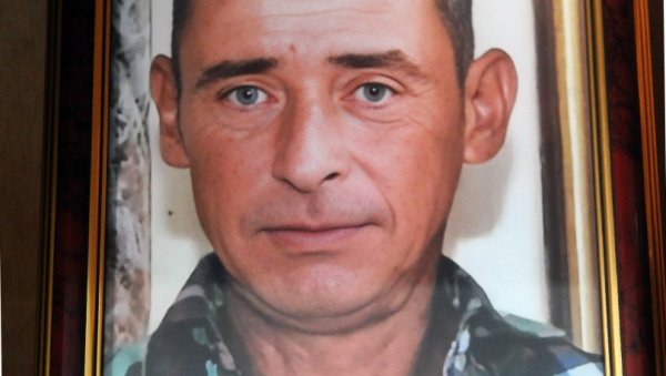 ГРЗИЛА ГА САВЕСТ, ПА СВЕ ИСПРИЧАО ПОЛИЦИЈИ: Ево како су откривени злочинци који су брутално убили Драгомира Јевтића ГРЗИЛА ГА САВЕСТ, ПА СВЕ ИСПРИЧАО ПОЛИЦИЈИ: Ево како су откривени злочинци који су брутално убили Драгомира Јевтића