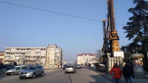 SUTRA ZATVARANJE MOSTA U PARAĆINU: Za saobraćaj ostaju obilazne ulice SUTRA ZATVARANJE MOSTA U PARAĆINU: Za saobraćaj ostaju obilazne ulice
