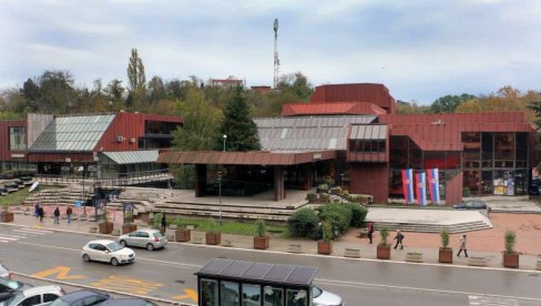 U NARODNOJ BIBLIOTECI SMEDEREVO VEČERAS PROMOCIJA KNJIGE „KOZJI USTANAK“ SAŠE MLADENOVIĆA: Meštani Rakite junaci knjige U NARODNOJ BIBLIOTECI SMEDEREVO VEČERAS PROMOCIJA KNJIGE „KOZJI USTANAK“ SAŠE MLADENOVIĆA: Meštani Rakite junaci knjige