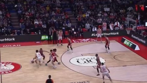 SAIGRAČI SE HVATALI ZA GLAVU! Miloš Teodosić izveo asistenciju karijere? (VIDEO) SAIGRAČI SE HVATALI ZA GLAVU! Miloš Teodosić izveo asistenciju karijere? (VIDEO)