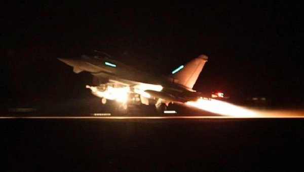 ОВАКО СУ БРИТАНЦИ ПОЧЕЛИ БОМБАРДОВАЊЕ ХУТА: Објављени први снимци акције, авиони полетели са Кипра (ВИДЕО) ОВАКО СУ БРИТАНЦИ ПОЧЕЛИ БОМБАРДОВАЊЕ ХУТА: Објављени први снимци акције, авиони полетели са Кипра (ВИДЕО)