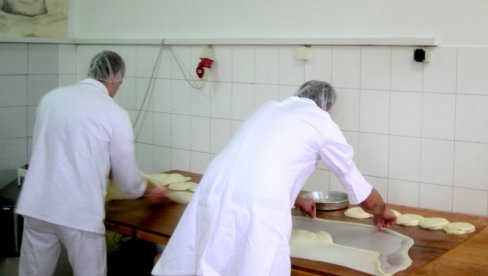 STIMULACIJA ZA ZAPOŠLJAVANJE: Poslodavcima 560 evra po jednom zaposlenom STIMULACIJA ZA ZAPOŠLJAVANJE: Poslodavcima 560 evra po jednom zaposlenom