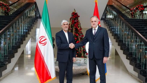 SRBIJA I IRAN IGRAJU FUDBALSKU UTAKMICU? Ministri Gajić i Hašemi potpisali Memorandum o razumevanju u oblasti sporta SRBIJA I IRAN IGRAJU FUDBALSKU UTAKMICU? Ministri Gajić i Hašemi potpisali Memorandum o razumevanju u oblasti sporta