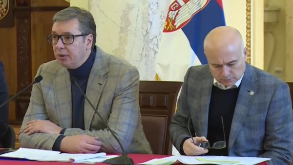 ЛАЖНА ДРЖАВА УГРОЖАВА РЕГИОНАЛНУ БЕЗБЕДНОСТ: Вучић - Крше резолуцију 1244 и повељу УН, све је учињено супротно међународноправним нормама ЛАЖНА ДРЖАВА УГРОЖАВА РЕГИОНАЛНУ БЕЗБЕДНОСТ: Вучић - Крше резолуцију 1244 и повељу УН, све је учињено супротно међународноправним нормама