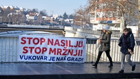 STOP NASILJU I MRŽNJI: Održan protest u Vukovaru zbog napada huligana na dečake (FOTO/ VIDEO)