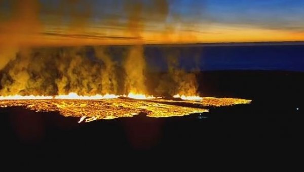 НЕВЕРОВАТНИ ПРИЗОРИ КОЈИ ОСТАВЉАЈУ БЕЗ ТЕКСТА: Нова ерупција вулкана, наређена евакуација - мештани хитно морају да напусте град (ВИДЕО) НЕВЕРОВАТНИ ПРИЗОРИ КОЈИ ОСТАВЉАЈУ БЕЗ ТЕКСТА: Нова ерупција вулкана, наређена евакуација - мештани хитно морају да напусте град (ВИДЕО)