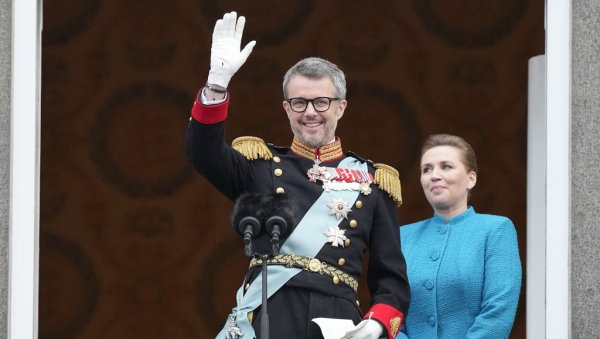 НАСТАВЉАЈУ СЕ ИГРЕ ОКО НАЈВЕЋЕГ ОСТРВА НА СВЕТУ: Дански краљ Фредерик у понедељак путује на Гренланд НАСТАВЉАЈУ СЕ ИГРЕ ОКО НАЈВЕЋЕГ ОСТРВА НА СВЕТУ: Дански краљ Фредерик у понедељак путује на Гренланд