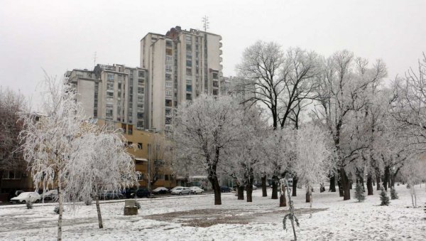 20 СТЕПЕНИ ПА СНЕГ И ОЛУЈНИ УДАРИ ВЕТРА: Наредних дана права временска клацкалица - РХМЗ најавио нагло захлађење са падавинама