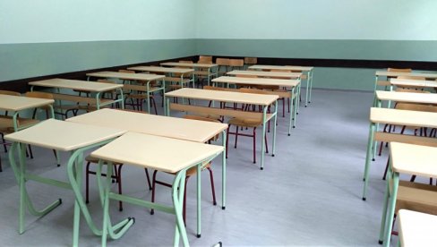 VLADA SRBIJE NALOŽILA HITNU PROMENU ŠKOLSKOG KALENDARA: Doneta važna odluka, odnosi se na sve škole