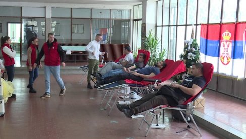 PRIKUPLJENO 145 JEDINICA KRVI: Humanisti velikog srca jagodinsko Udruženje dobrovoljnih davalaca PRIKUPLJENO 145 JEDINICA KRVI: Humanisti velikog srca jagodinsko Udruženje dobrovoljnih davalaca