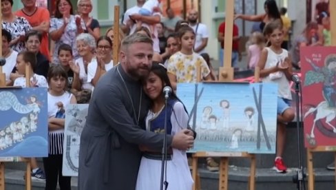 PAVKA ĆE I DALJE DA PEVA O SNAZI SVOG NARODA: Srpkinja je to i to iz divne Metohije PAVKA ĆE I DALJE DA PEVA O SNAZI SVOG NARODA: Srpkinja je to i to iz divne Metohije
