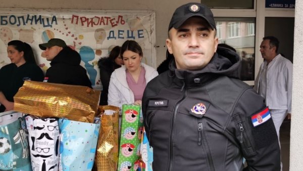РАДОСТ ЗА 119 МАЛИШАНА КОЈИ СУ ТРЕНУТНО НА ЛЕЧЕЊУ У КЛИНИКАМА УКЦ У НИШУ: Пакетићи и од Жандармерије РАДОСТ ЗА 119 МАЛИШАНА КОЈИ СУ ТРЕНУТНО НА ЛЕЧЕЊУ У КЛИНИКАМА УКЦ У НИШУ: Пакетићи и од Жандармерије