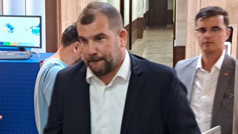 JADRAN IZMEĐU DVE VATRE: Sve zapaljiviji dijalog između zvaničnika Crne Gore i Hrvatske oko školskog broda JADRAN IZMEĐU DVE VATRE: Sve zapaljiviji dijalog između zvaničnika Crne Gore i Hrvatske oko školskog broda