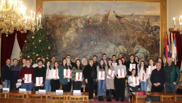 Сомбор стипендира 35 најбољих студената Сомбор стипендира 35 најбољих студената