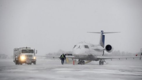MEĆAVA ZATVORILA AERODROM: Obustavljeni letovi u Bristolu zbog snega MEĆAVA ZATVORILA AERODROM: Obustavljeni letovi u Bristolu zbog snega