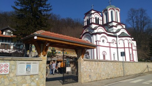 Manastiru Tumane potrebne donacije za kupovinu četiri zvona Manastiru Tumane potrebne donacije za kupovinu četiri zvona