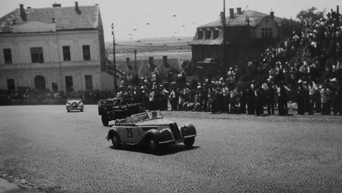 FORMULA 1 NA KALEMEGDANU: Simbol hrabrosti, veštine i strasti FORMULA 1 NA KALEMEGDANU: Simbol hrabrosti, veštine i strasti