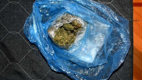 KRIO DROGU U ODŽAKU: Policija uhapsila osumnjičenog Somborca KRIO DROGU U ODŽAKU: Policija uhapsila osumnjičenog Somborca