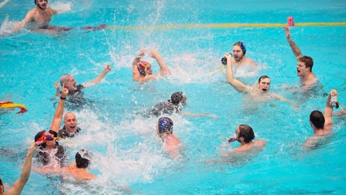 NOVOBEOGRAĐANIN ŠOKIRAO CELU HRVATSKU: Najlepši gol za titulu u istoriji vaterpola? Evropsko prvenstvo ovako nešto ne pamti! (VIDEO) NOVOBEOGRAĐANIN ŠOKIRAO CELU HRVATSKU: Najlepši gol za titulu u istoriji vaterpola? Evropsko prvenstvo ovako nešto ne pamti! (VIDEO)
