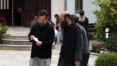 ŽELJKO ZENOVIĆ IZ PETROVCA NA MORU ODUŠEVLJEN BORAVKOM U KOSOVSKOM POMORAVLJU: Đakonije i u manastiru Draganac ŽELJKO ZENOVIĆ IZ PETROVCA NA MORU ODUŠEVLJEN BORAVKOM U KOSOVSKOM POMORAVLJU: Đakonije i u manastiru Draganac