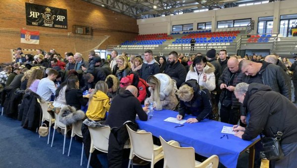 У АПРИЛУ ГЛАСАЊЕ НА СЕВЕРУ КиМ: Прихваћене петиције Срба за смену Куртијевих градоначелника У АПРИЛУ ГЛАСАЊЕ НА СЕВЕРУ КиМ: Прихваћене петиције Срба за смену Куртијевих градоначелника