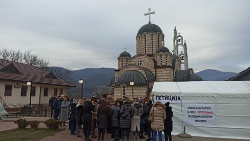 KURTIJEVO IŽIVLJAVANJE NE PRESTAJE: Tzv. kosovska policija naredila Srbima - Ako ne uklonite šatore do 15 sati, mi ćemo